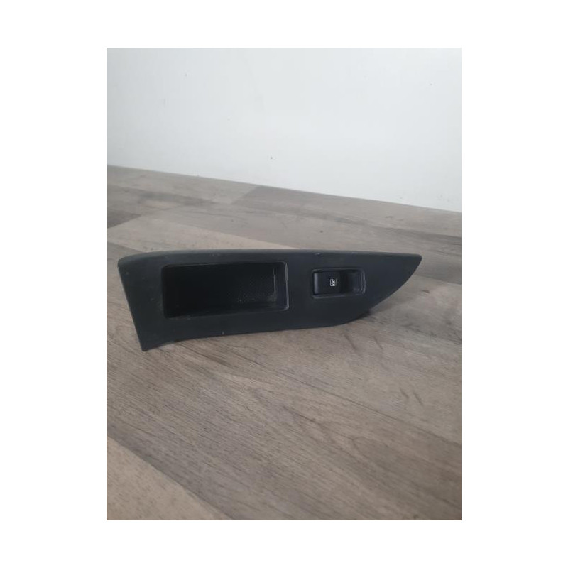 Interrupteur de leve vitre avant droit SUBARU FORESTER 4 d’occasion