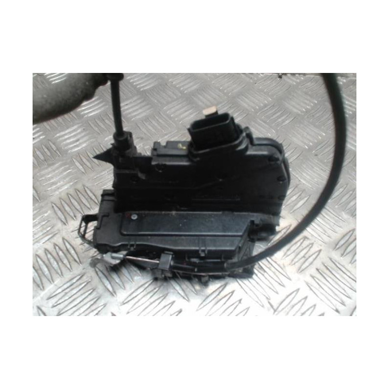 Serrure arriere gauche RENAULT CLIO 5 PHASE 1 d’occasion