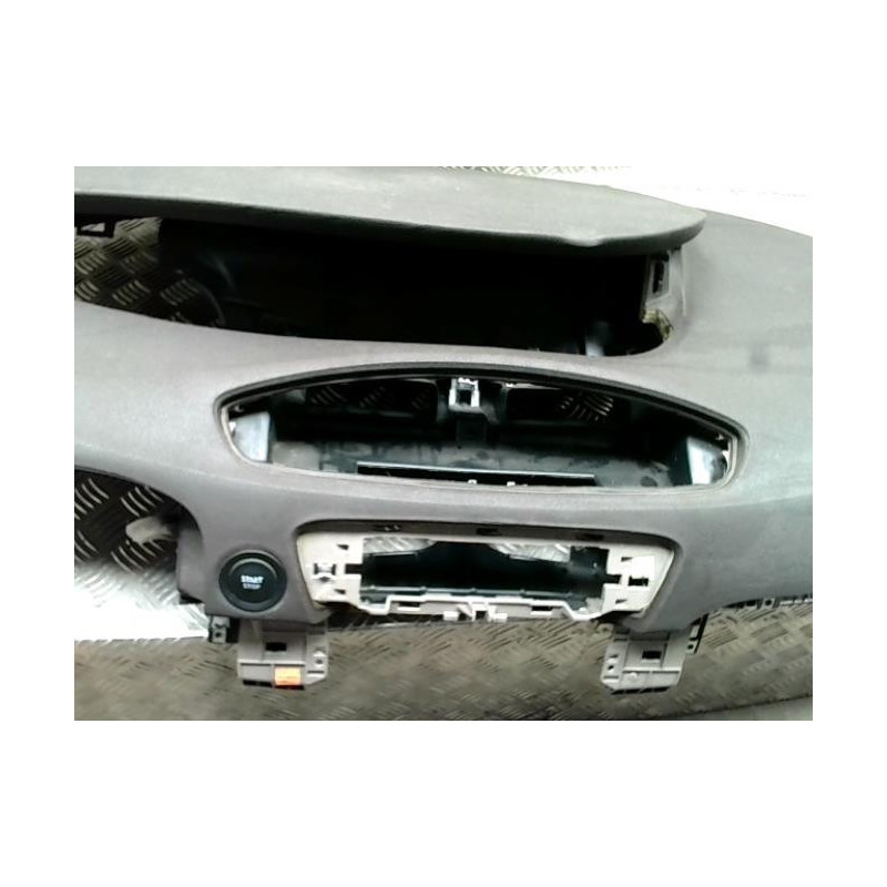 Tableau de bord RENAULT SCENIC 3 PHASE 1 d’occasion