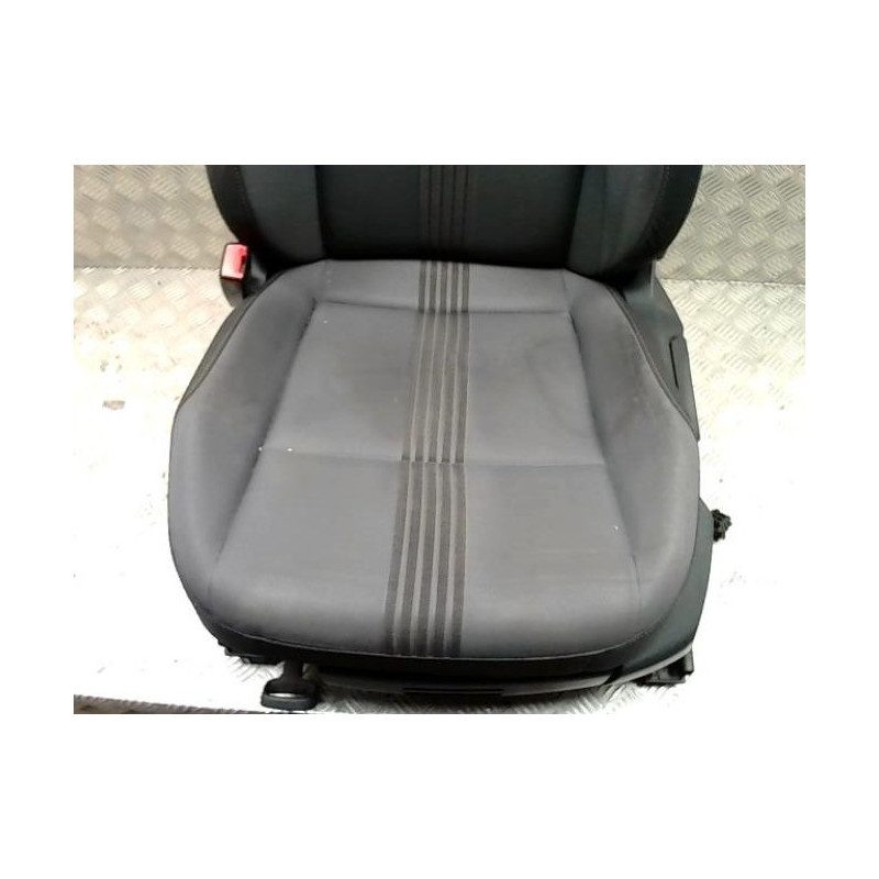 Siege avant gauche VOLKSWAGEN GOLF 7 PHASE 1 d’occasion