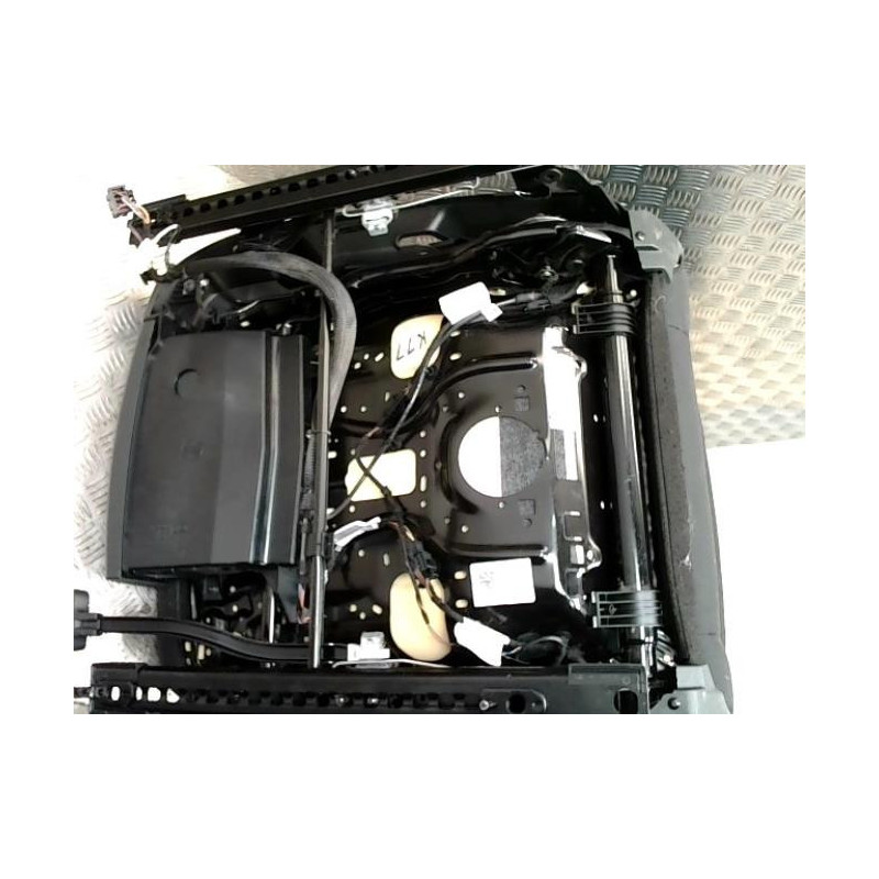 Siege avant gauche VOLKSWAGEN GOLF 7 PHASE 1 d’occasion