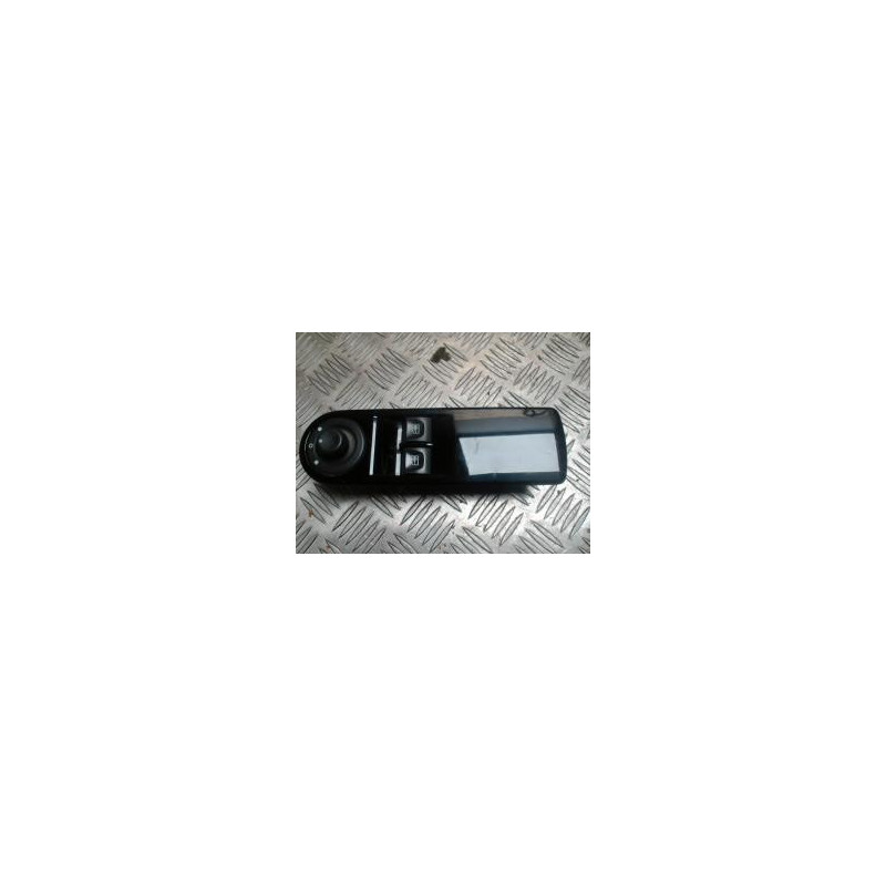 Interrupteur de leve vitre avant gauche RENAULT CLIO 4 PHASE 1 d’occasion