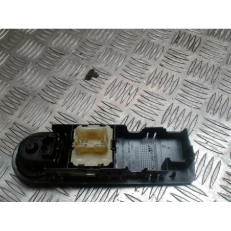 Interrupteur de leve vitre avant gauche RENAULT CLIO 4 PHASE 1 d’occasion