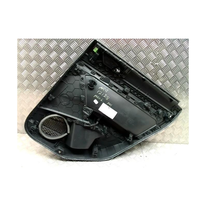 Panneau de porte arriere gauche VOLKSWAGEN POLO 6 PHASE 1 d’occasion