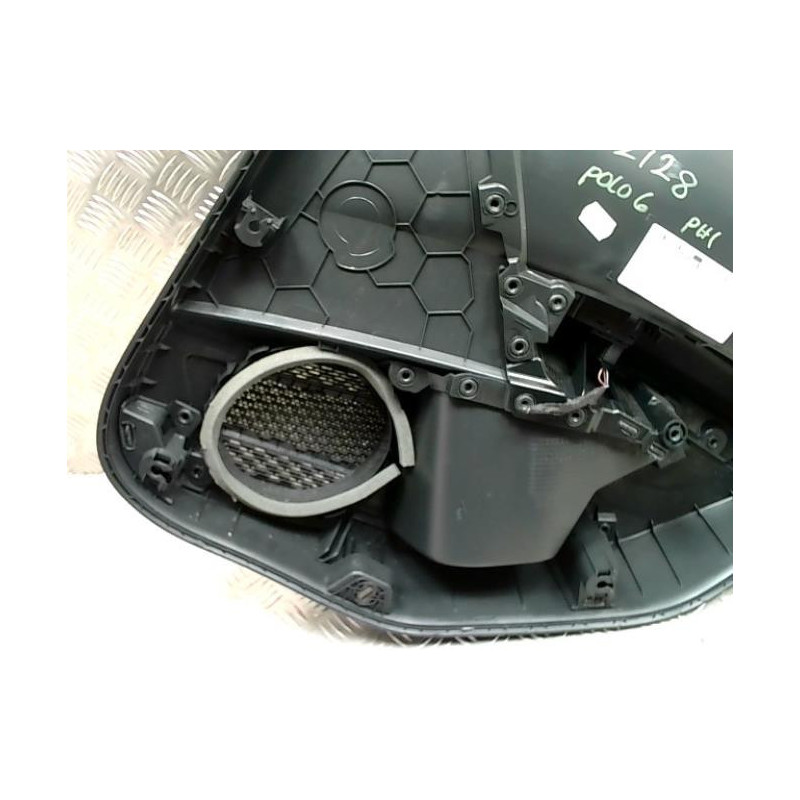 Panneau de porte arriere gauche VOLKSWAGEN POLO 6 PHASE 1 d’occasion