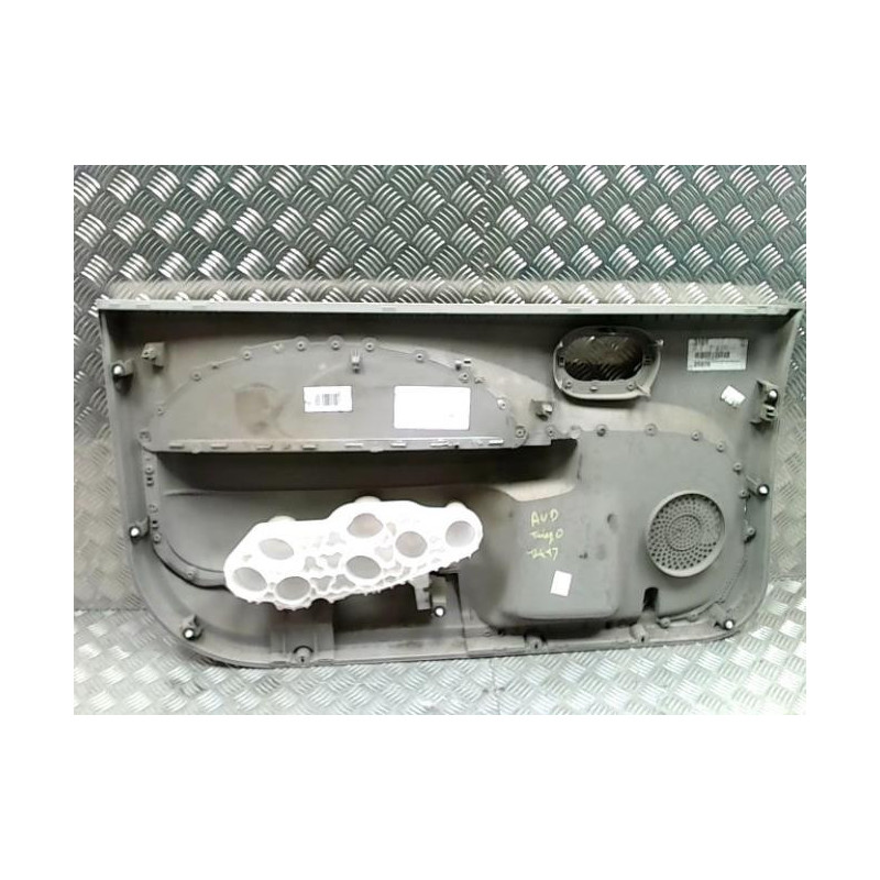 Panneau de porte avant droit RENAULT TWINGO 2 PHASE 1 d’occasion