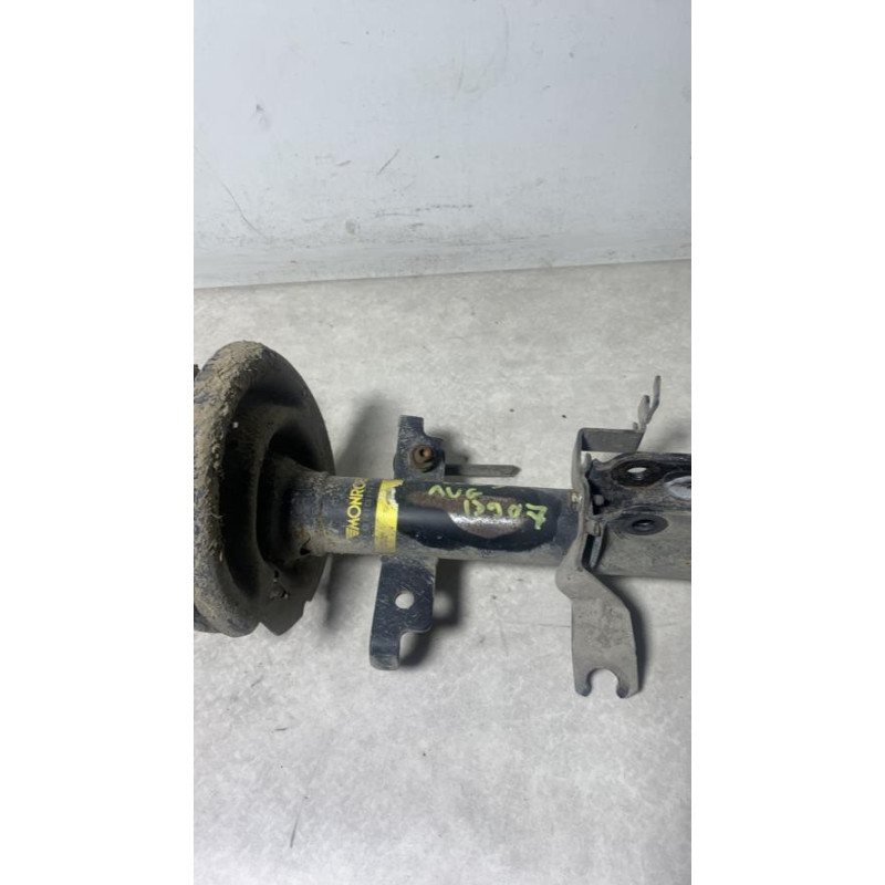 Amortisseur avant gauche RENAULT CLIO 3 PHASE 1 d’occasion