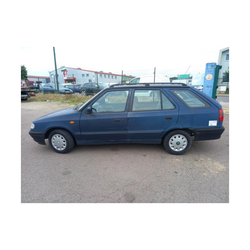 Feu arriere principal gauche (feux) SKODA FELICIA PHASE 1 BREAK d’occasion
