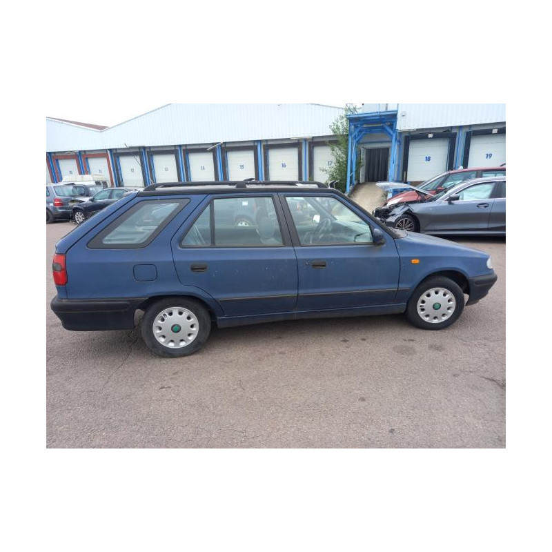 Feu arriere principal gauche (feux) SKODA FELICIA PHASE 1 BREAK d’occasion