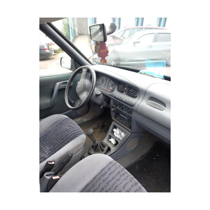 Feu arriere principal gauche (feux) SKODA FELICIA PHASE 1 BREAK d’occasion