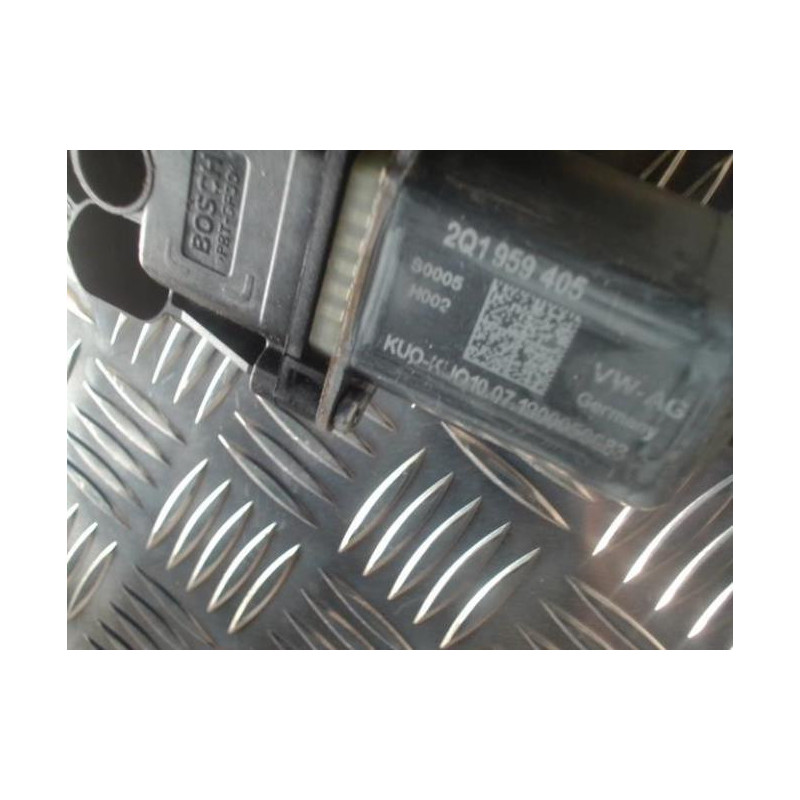 Leve vitre electrique avant gauche VOLKSWAGEN POLO 6 PHASE 1 d’occasion