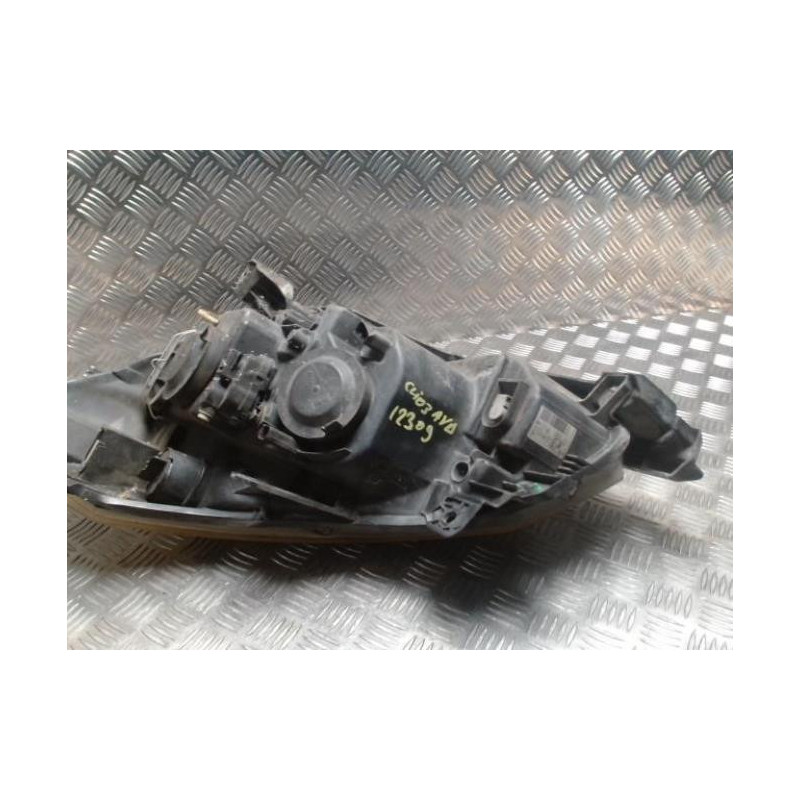 Optique avant principal droit (feux)(phare) RENAULT CLIO 3 PHASE 1 BREAK d’occasion