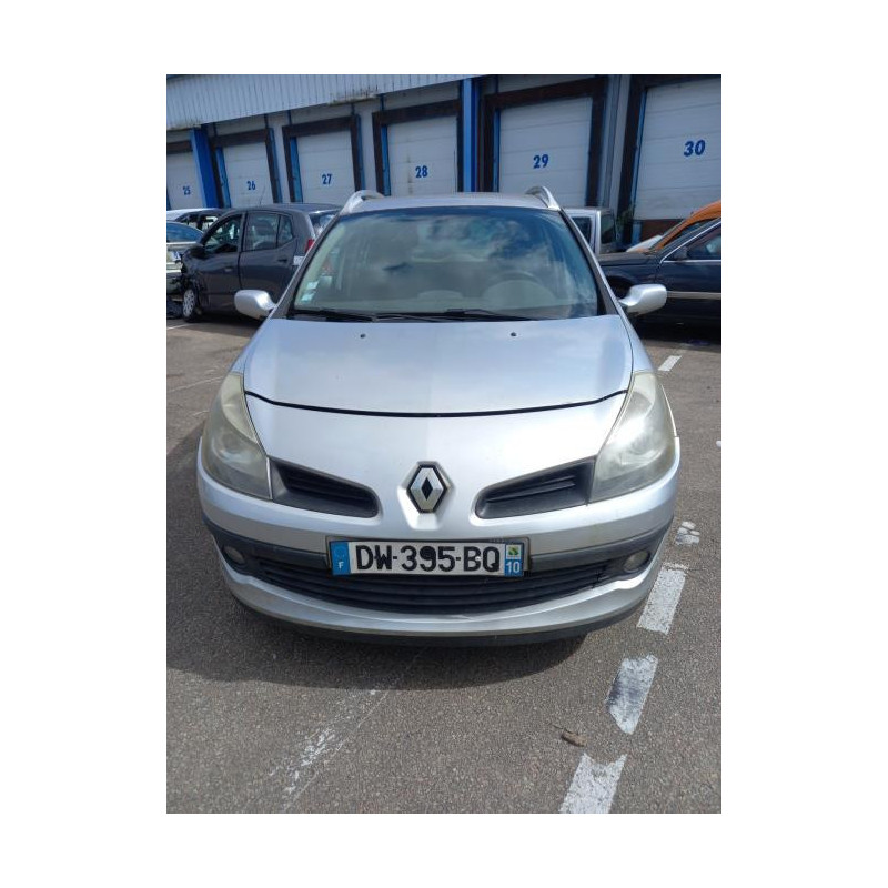Optique avant principal droit (feux)(phare) RENAULT CLIO 3 PHASE 1 BREAK d’occasion