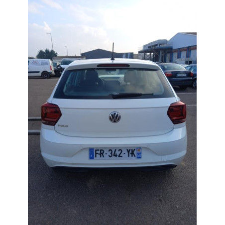 Enjoliveur de phare droit VOLKSWAGEN POLO 6 PHASE 1 d’occasion