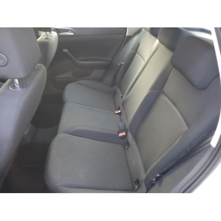 Enjoliveur de phare droit VOLKSWAGEN POLO 6 PHASE 1 d’occasion
