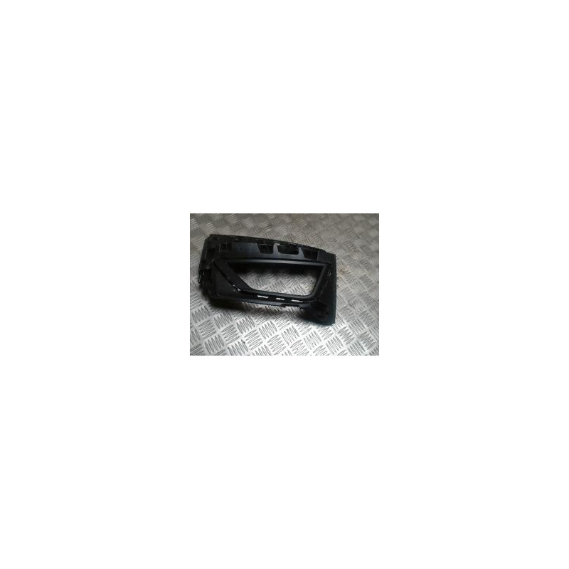 Enjoliveur de phare gauche VOLKSWAGEN POLO 6 PHASE 1 d’occasion