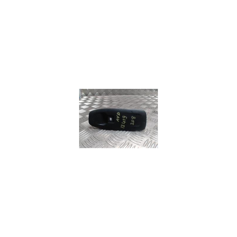 Interrupteur de leve vitre avant droit PEUGEOT 208 1 PHASE 2 d’occasion