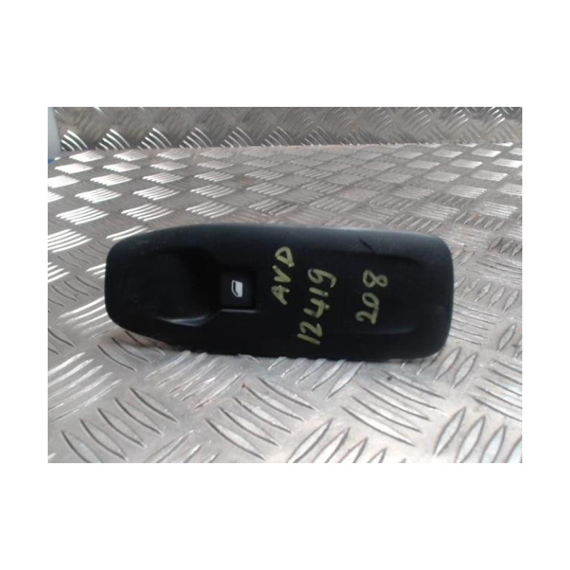Interrupteur de leve vitre avant droit PEUGEOT 208 1 PHASE 2 d’occasion