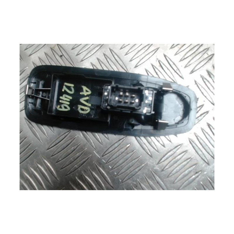 Interrupteur de leve vitre avant droit PEUGEOT 208 1 PHASE 2 d’occasion
