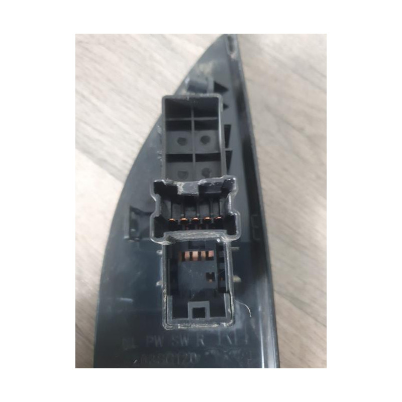Interrupteur de leve vitre arriere droit SUBARU FORESTER 4 d’occasion
