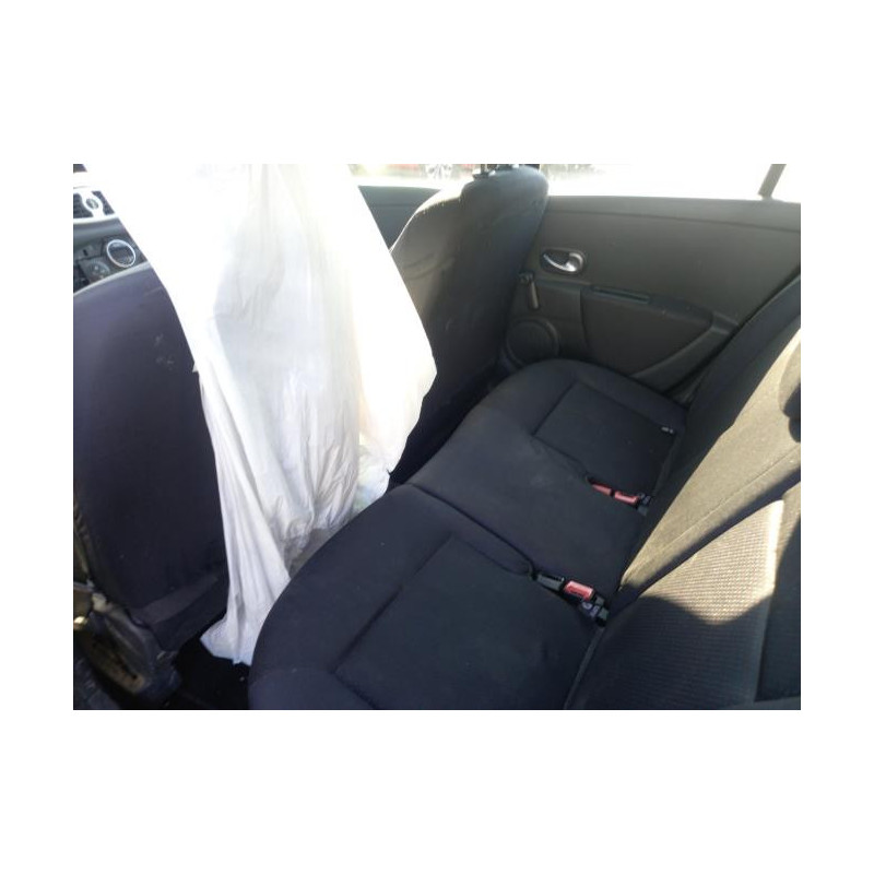 Cache sous moteur RENAULT CLIO 3 PHASE 1 d’occasion