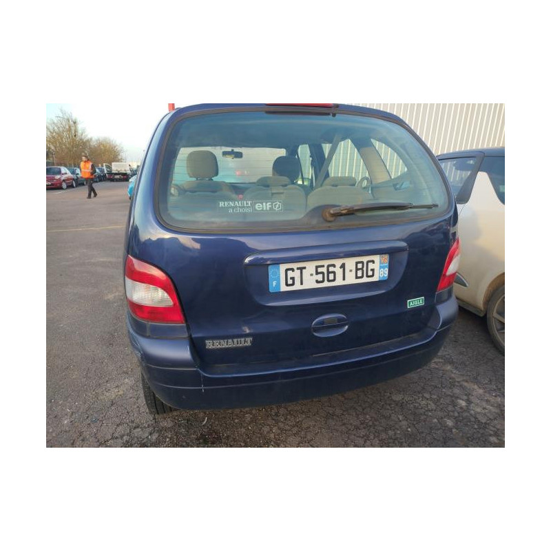 Pare boue avant gauche RENAULT SCENIC 1 PHASE 2 d’occasion