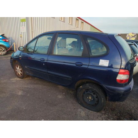 Pare boue avant gauche RENAULT SCENIC 1 PHASE 2 d’occasion