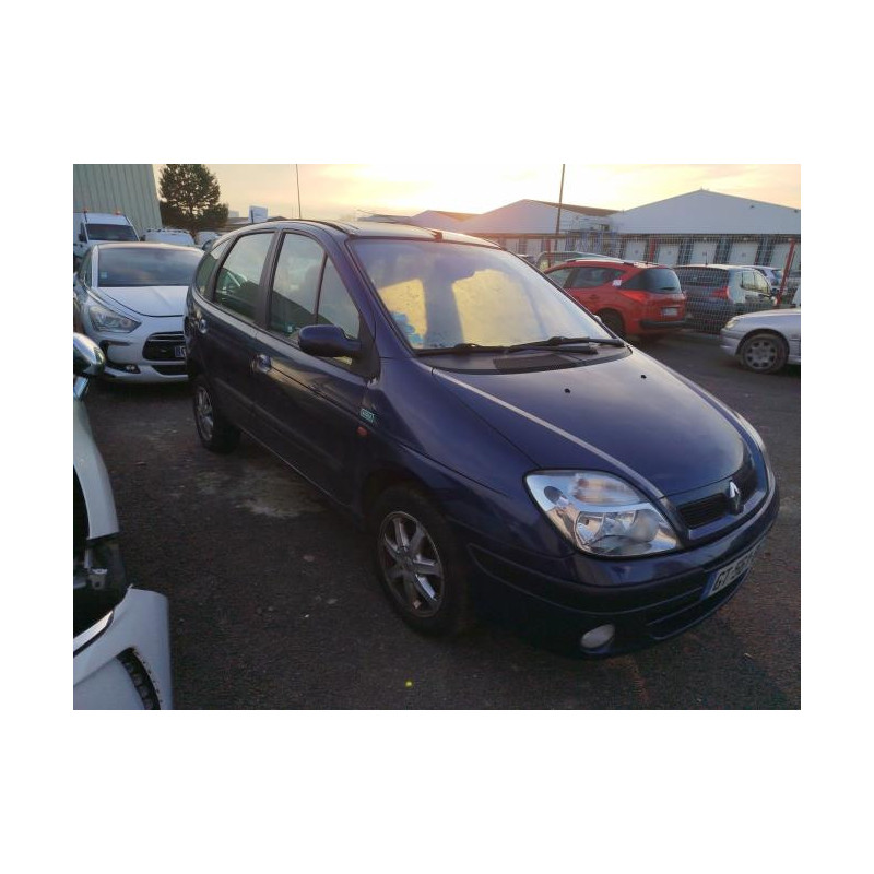Pare boue avant gauche RENAULT SCENIC 1 PHASE 2 d’occasion