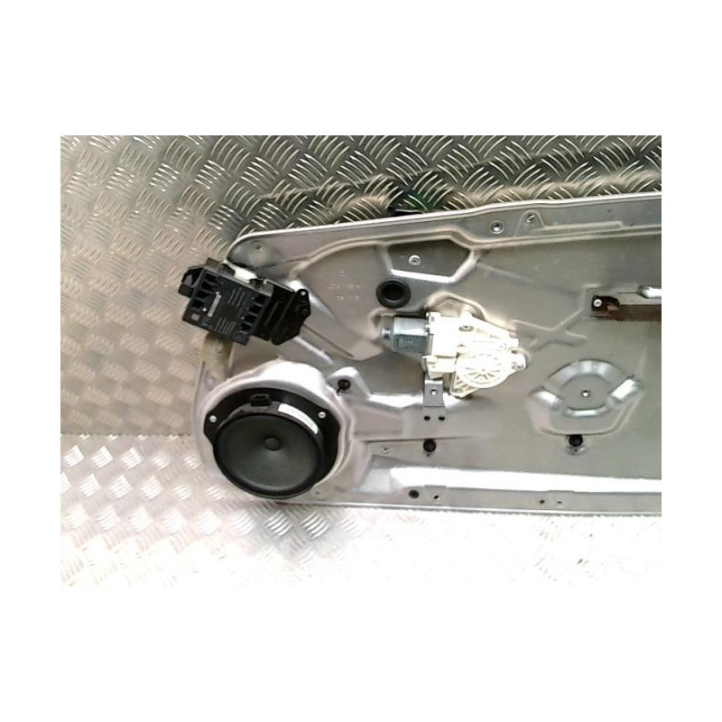Leve vitre electrique avant droit MERCEDES CLASSE C 204 PHASE 2 COUPE d’occasion