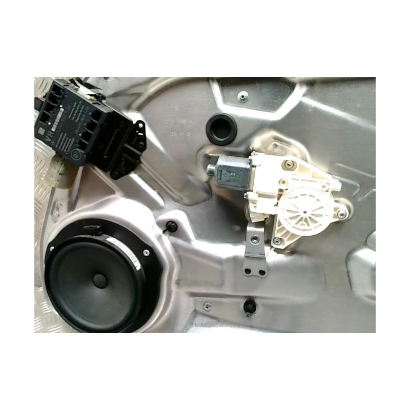 Leve vitre electrique avant droit MERCEDES CLASSE C 204 PHASE 2 COUPE d’occasion