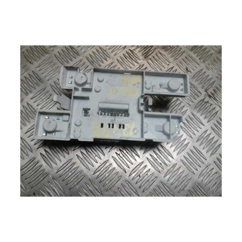 Platine feu arriere gauche RENAULT CLIO 1 PHASE 1 d’occasion
