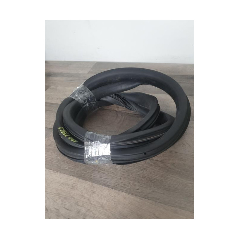 Joint de porte arriere gauche RENAULT CLIO 4 PHASE 1 d’occasion