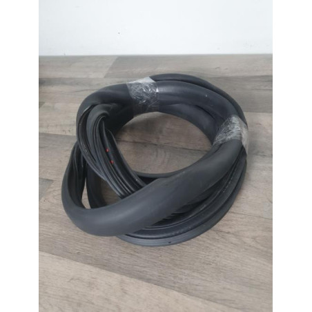 Joint de porte arriere gauche RENAULT CLIO 4 PHASE 1 d’occasion