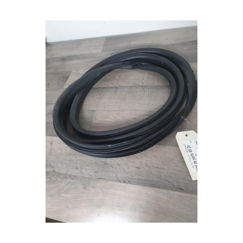 Joint de porte avant droite RENAULT CLIO 4 PHASE 1 d’occasion