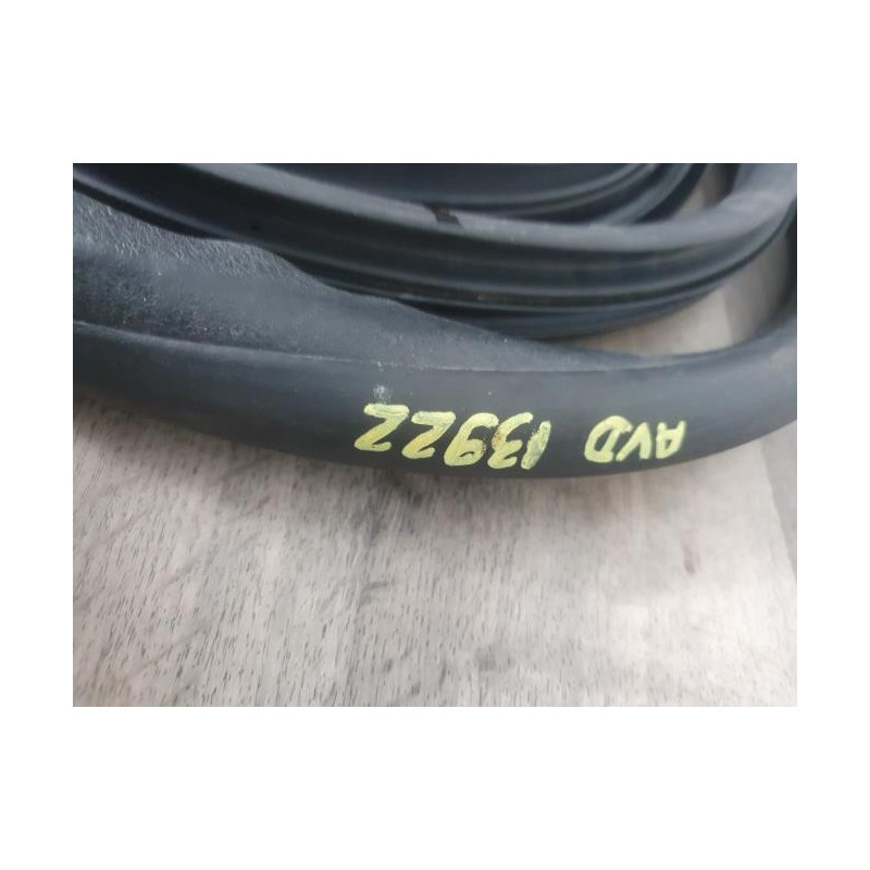 Joint de porte avant droite RENAULT CLIO 4 PHASE 1 d’occasion