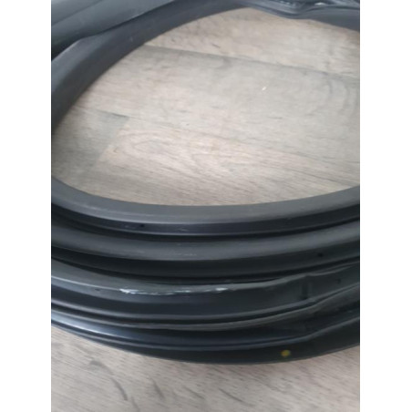 Joint de porte avant droite RENAULT CLIO 4 PHASE 1 d’occasion