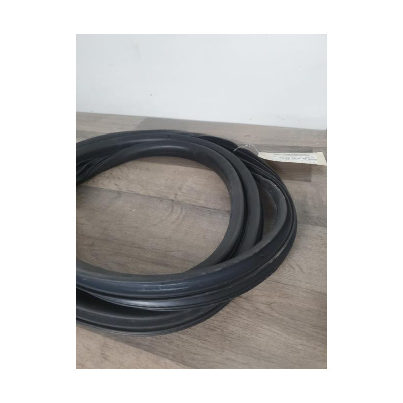 Joint de porte avant droite RENAULT CLIO 4 PHASE 1 d’occasion