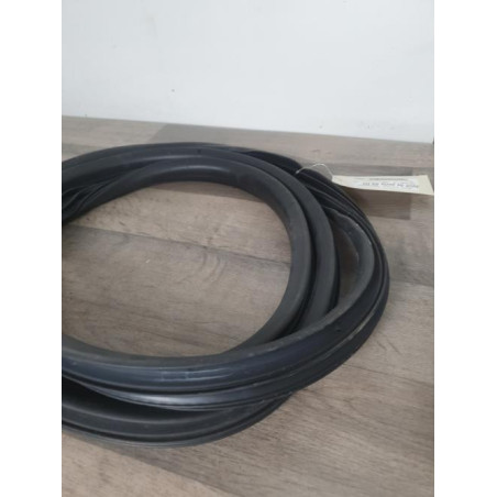 Joint de porte avant droite RENAULT CLIO 4 PHASE 1 d’occasion