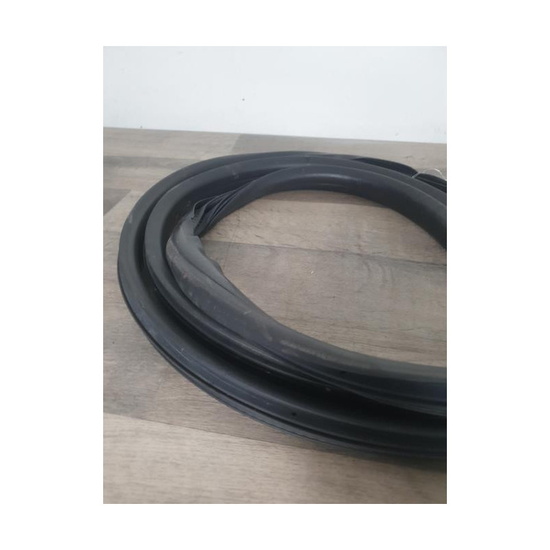 Joint de porte avant droite RENAULT CLIO 4 PHASE 1 d’occasion