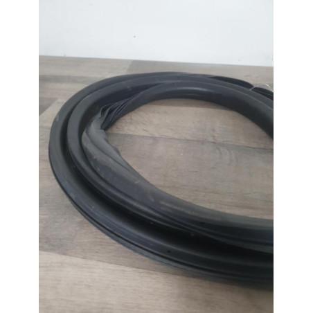 Joint de porte avant droite RENAULT CLIO 4 PHASE 1 d’occasion