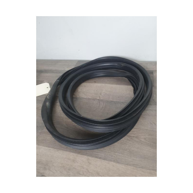 Joint de porte avant droite RENAULT CLIO 4 PHASE 1 d’occasion