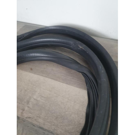 Joint de porte avant droite RENAULT CLIO 4 PHASE 1 d’occasion
