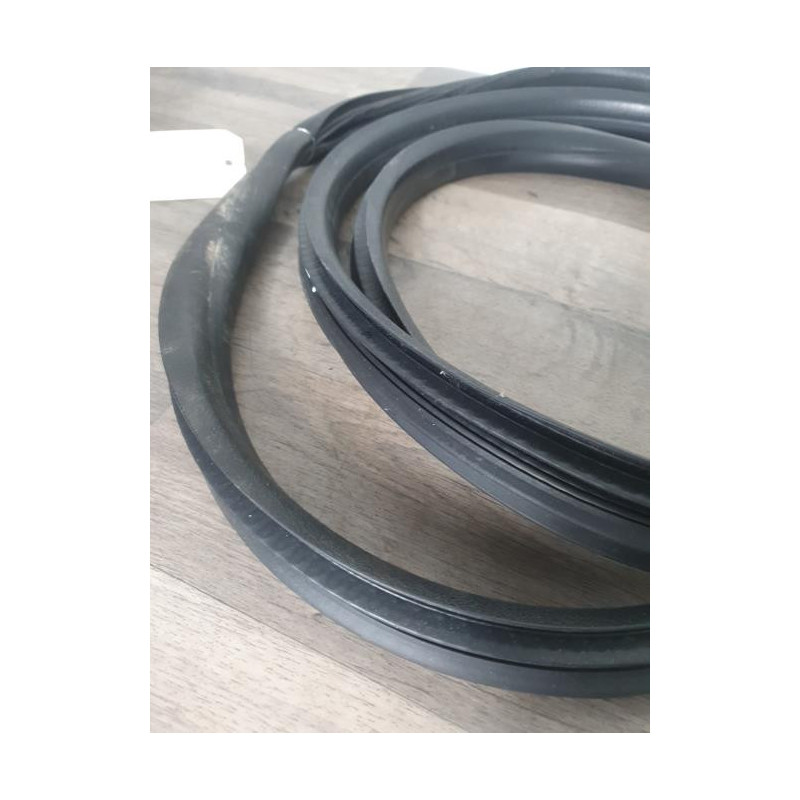 Joint de porte avant droite RENAULT CLIO 4 PHASE 1 d’occasion