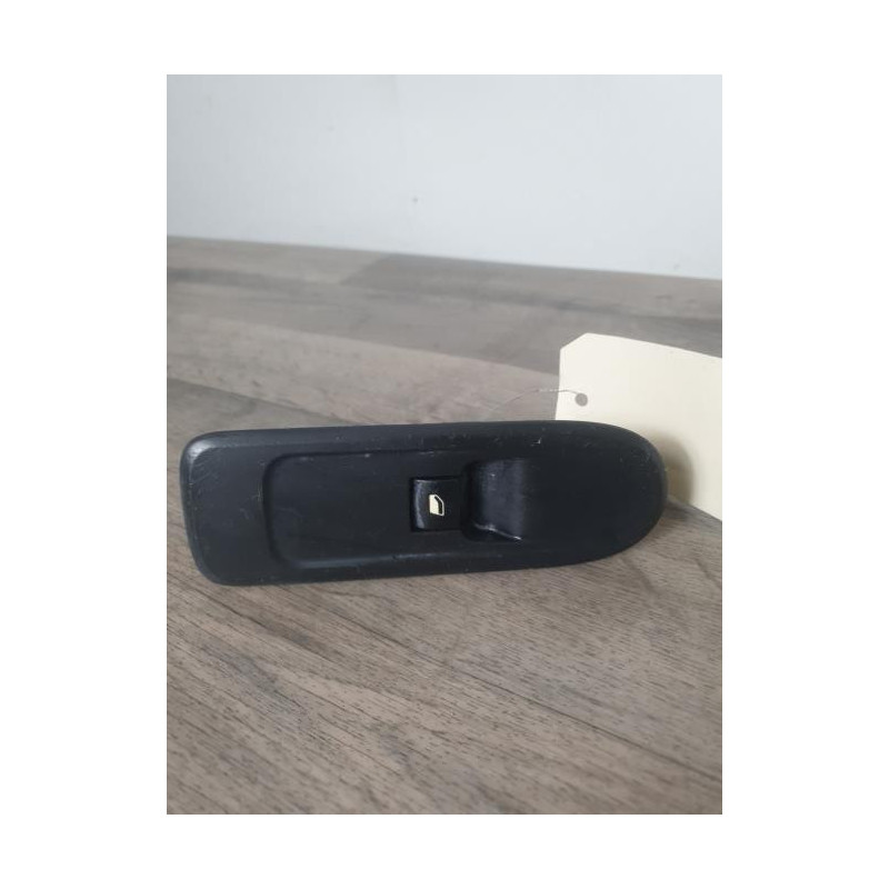Interrupteur de leve vitre avant droit PEUGEOT 308 1 PHASE 1 d’occasion