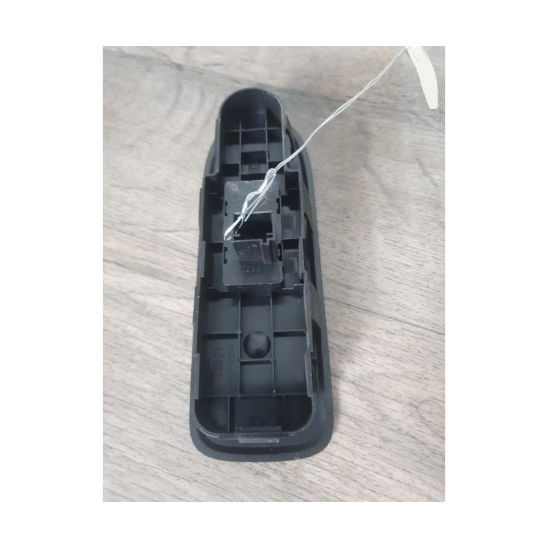 Interrupteur de leve vitre avant droit PEUGEOT 308 1 PHASE 1 d’occasion