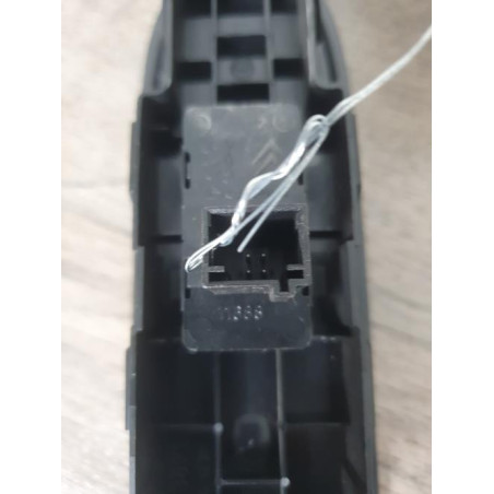Interrupteur de leve vitre avant droit PEUGEOT 308 1 PHASE 1 d’occasion