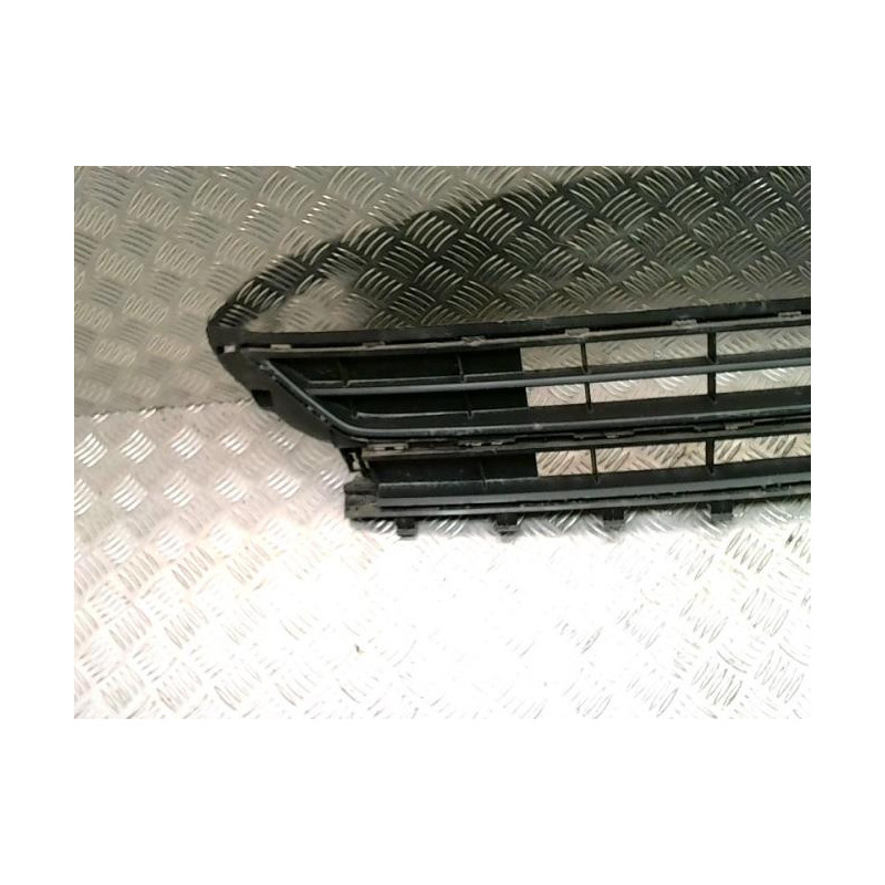 Grille de pare choc VOLKSWAGEN POLO 6 PHASE 1 d’occasion