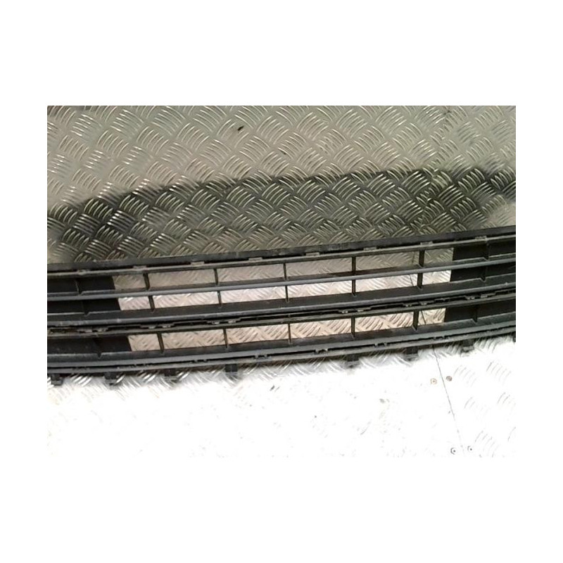 Grille de pare choc VOLKSWAGEN POLO 6 PHASE 1 d’occasion