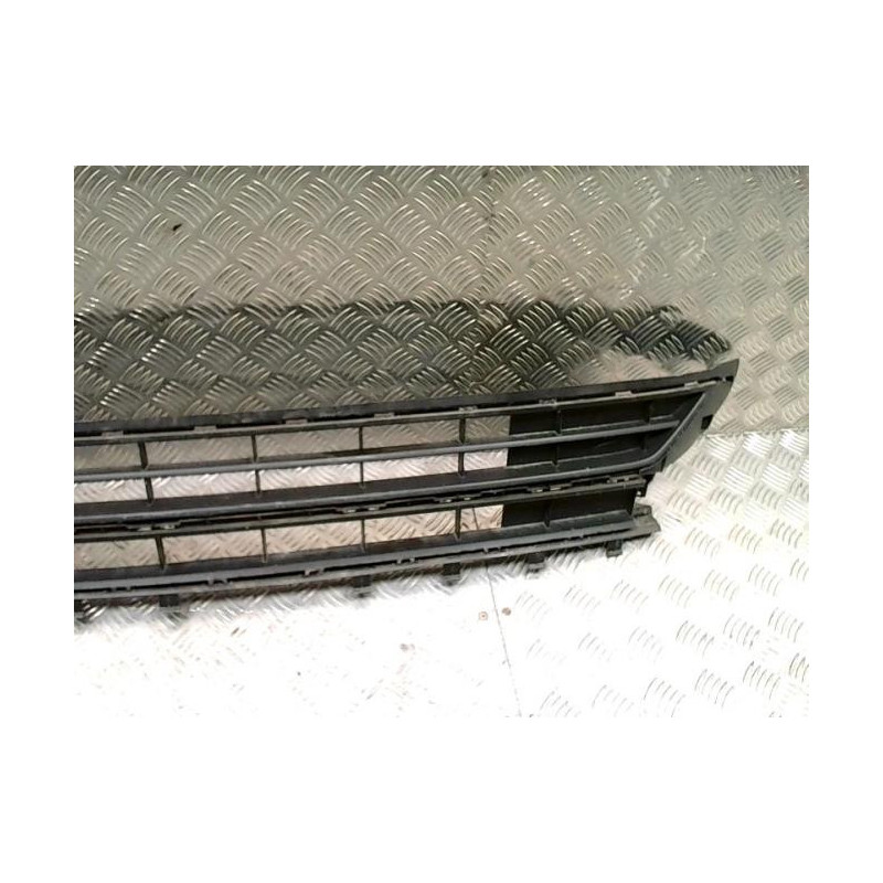 Grille de pare choc VOLKSWAGEN POLO 6 PHASE 1 d’occasion
