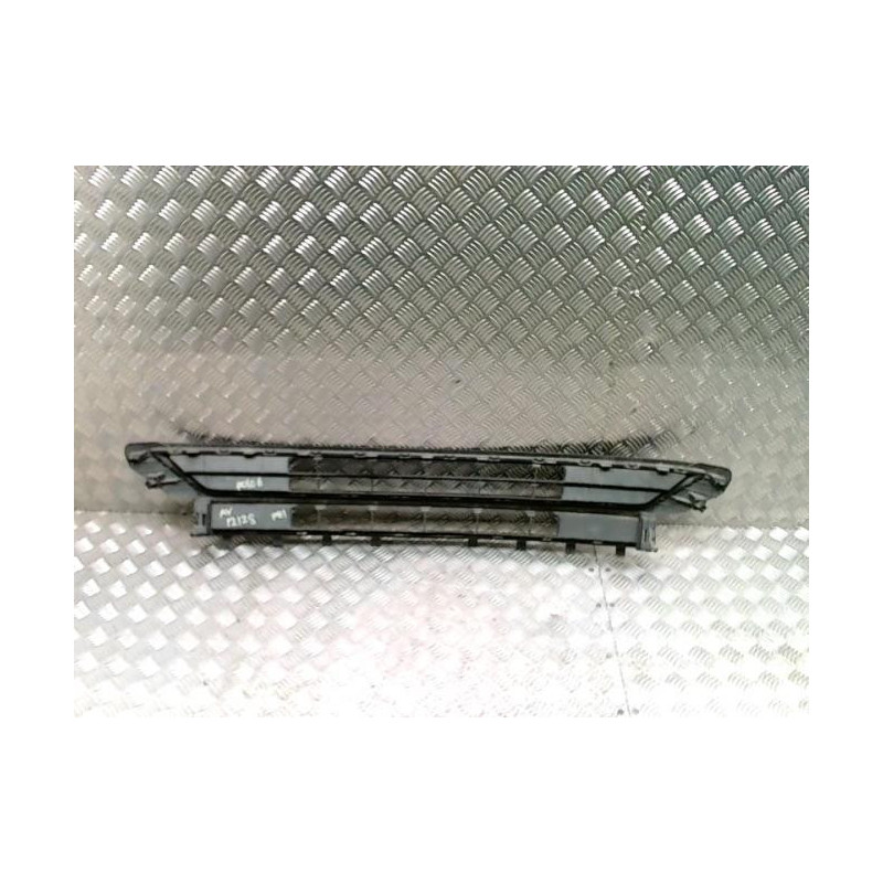 Grille de pare choc VOLKSWAGEN POLO 6 PHASE 1 d’occasion